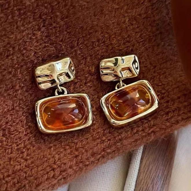 贵耳环惊艳住了谁戴都好看！瓦力游戏被这10对中古富(图4)