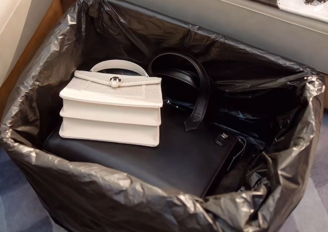 alph Lauren走路带风！瓦利棋牌《新闻女王2》佘诗曼穿R(图4)