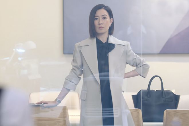 alph Lauren走路带风！瓦利棋牌《新闻女王2》佘诗曼穿R(图24)