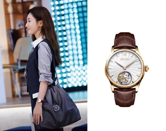 alph Lauren走路带风！瓦利棋牌《新闻女王2》佘诗曼穿R(图32)