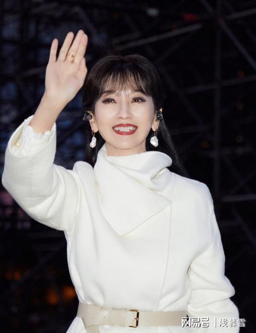 玉雯的腰都败给了自然老去的赵雅芝瓦力游戏上海这一夜佘诗曼的腿、王(图4)